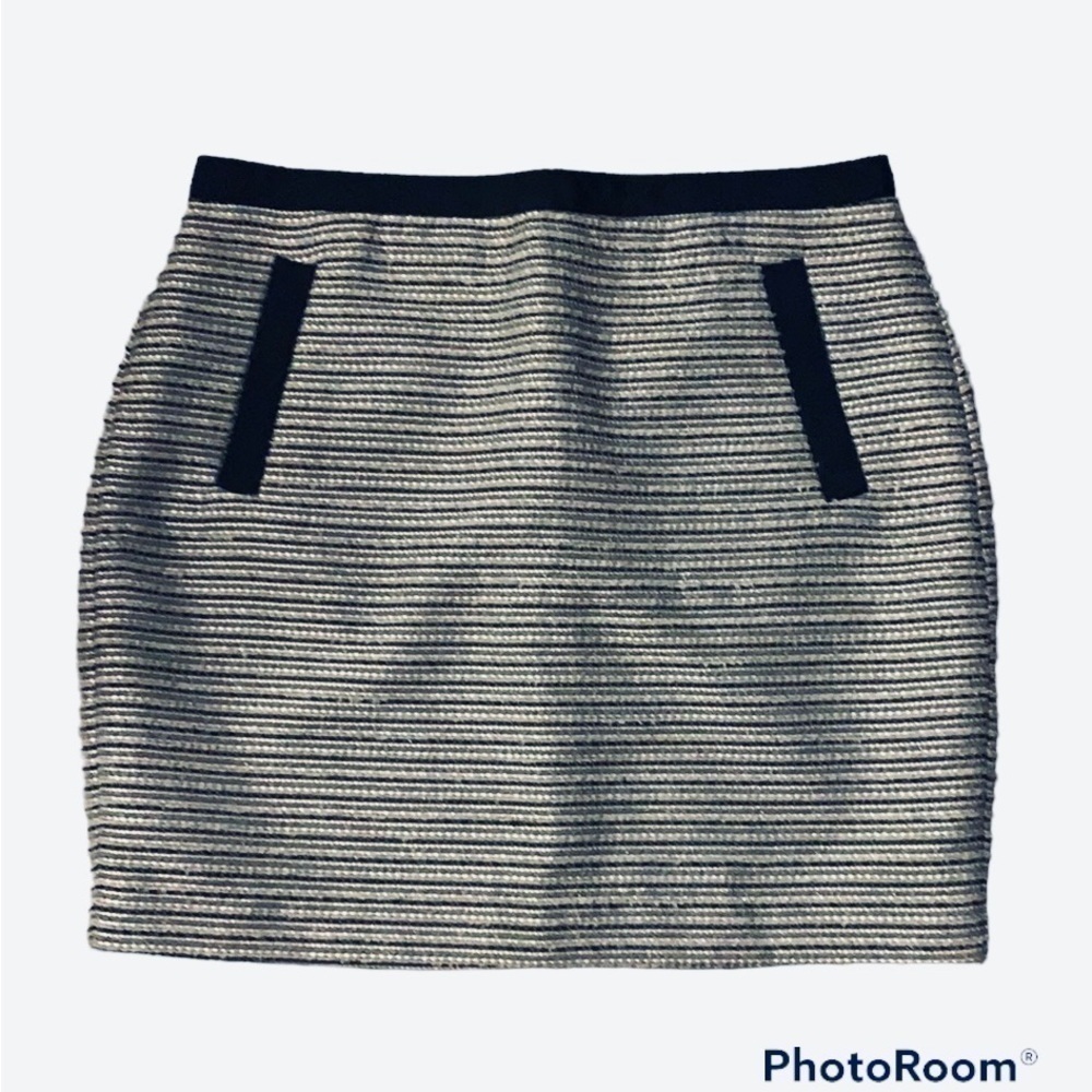 𝅺LOFT Black/White Metallic Cream and Gold TweedStriped Mini Skirt